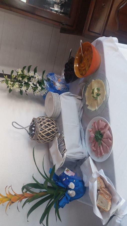 Hotel Ristorante Al Canto Delle Sirene Terracina Exterior foto